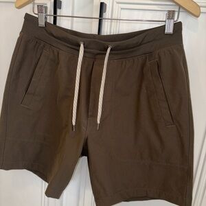 EUC Vuori Meta Easy Shorts V3011 Dark Oregano  Green Men’s Size M
